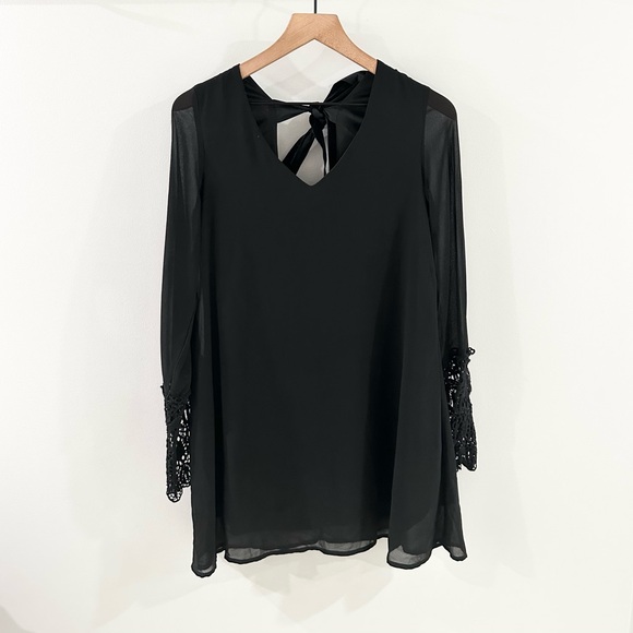 Umgee Long Sleeve Crochet Trim Dress Black Size Small - Picture 1 of 5